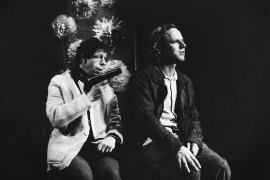 zwei Schauspieler im Stück Lennie und George