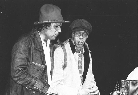 zwei Schauspieler im Stück Lennie und George